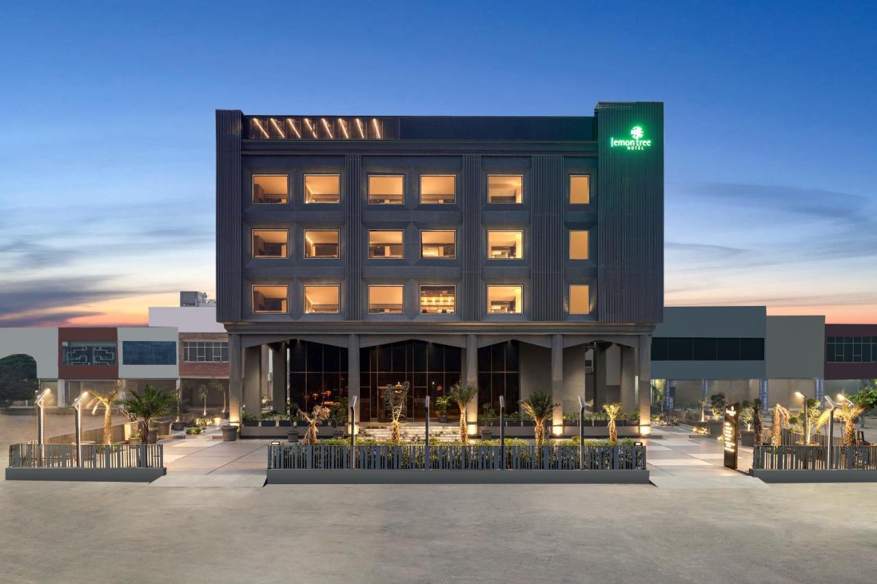 Lemon Tree Hotel, Hisār Exterior photo