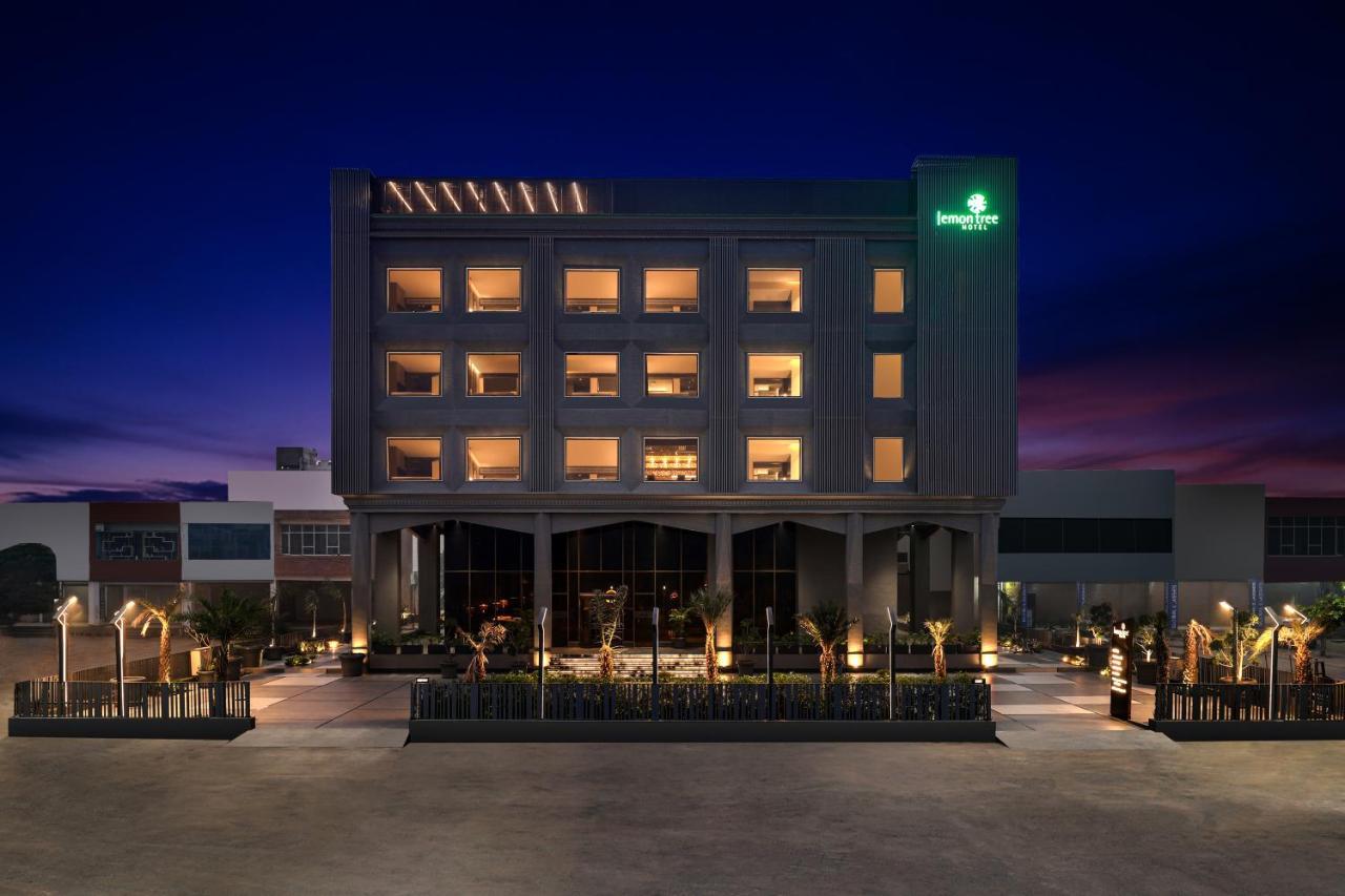 Lemon Tree Hotel, Hisār Exterior photo