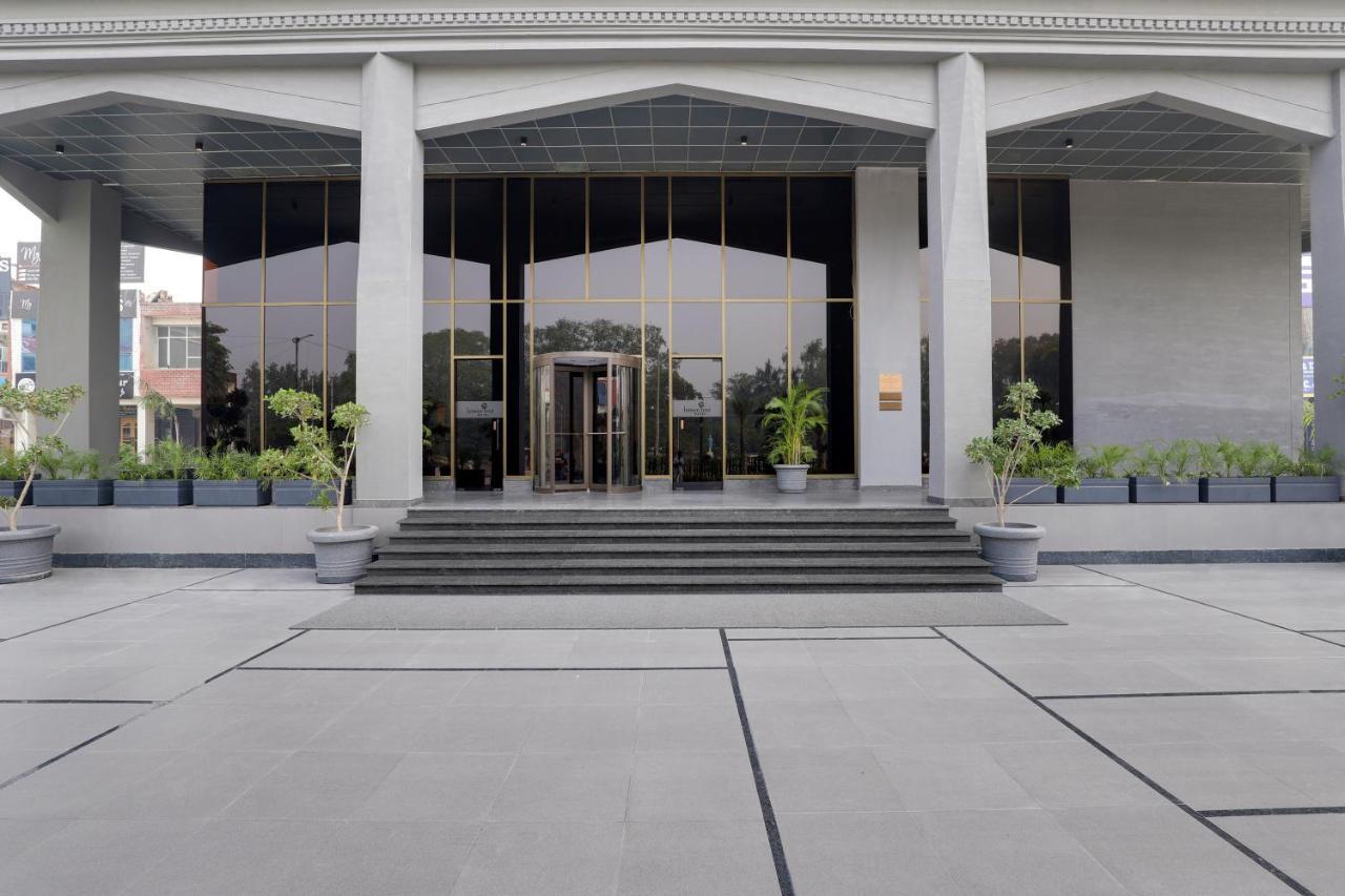 Lemon Tree Hotel, Hisār Exterior photo