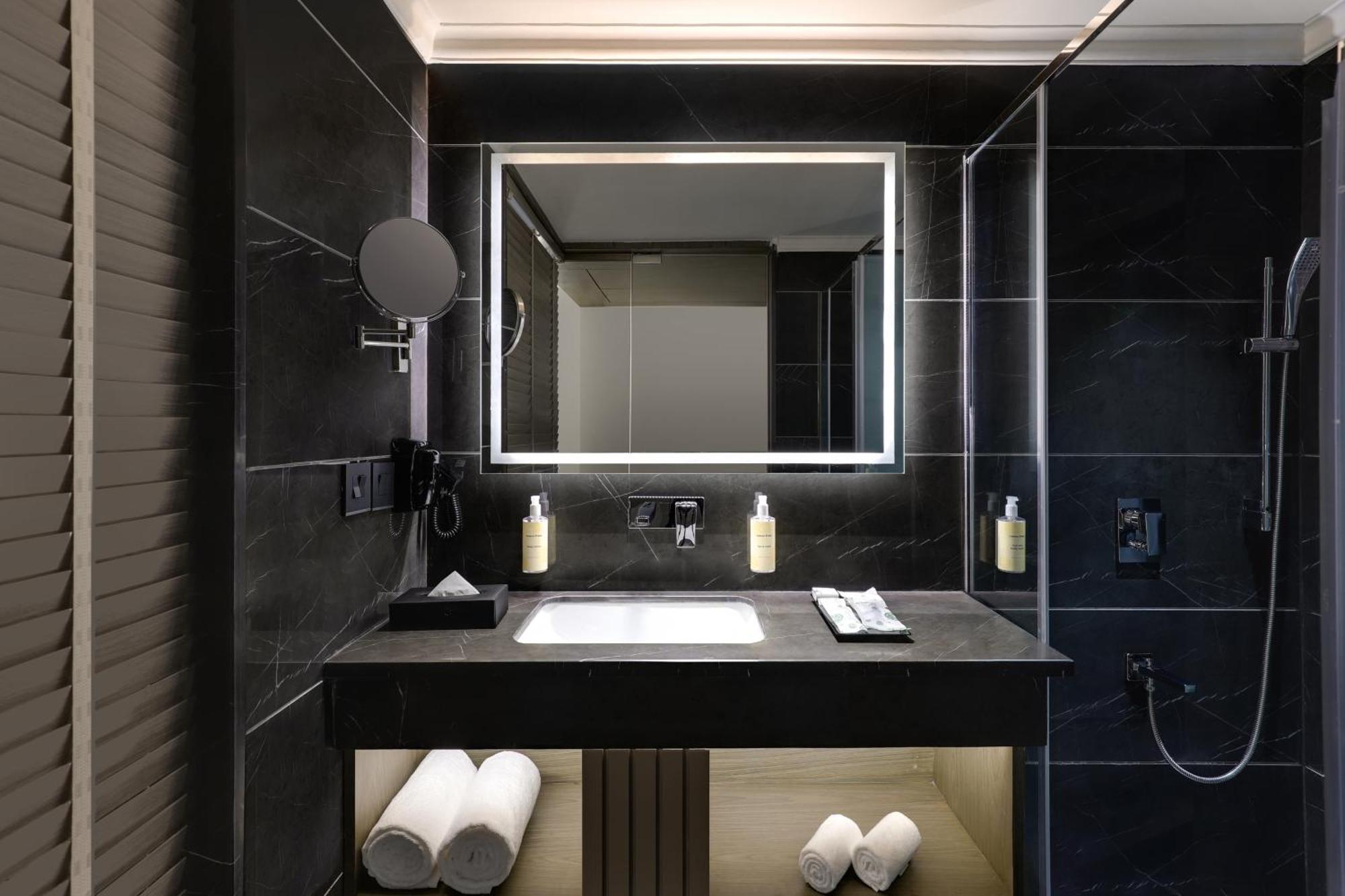Lemon Tree Hotel, Hisār Room photo